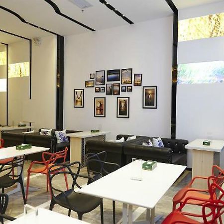 Lavande Hotel Zhuhai Gongbei Port Square Екстер'єр фото