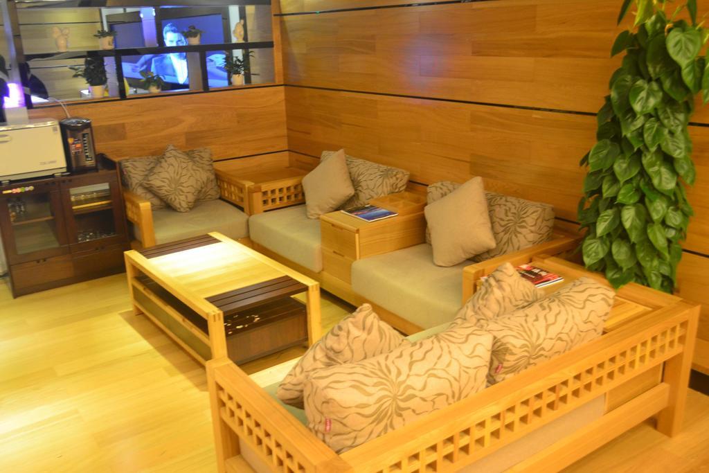 Lavande Hotel Zhuhai Gongbei Port Square Екстер'єр фото