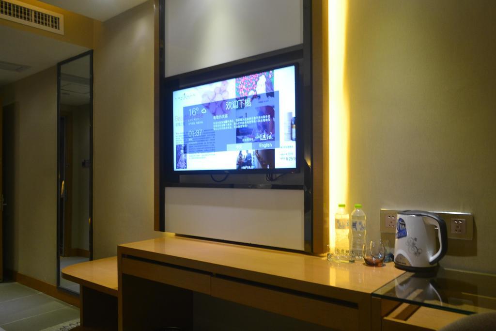 Lavande Hotel Zhuhai Gongbei Port Square Екстер'єр фото
