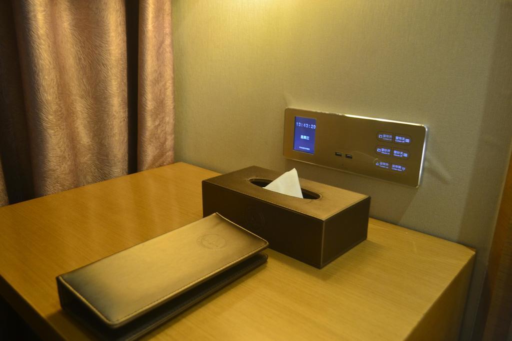 Lavande Hotel Zhuhai Gongbei Port Square Екстер'єр фото