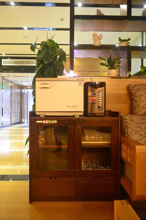 Lavande Hotel Zhuhai Gongbei Port Square Екстер'єр фото