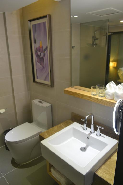 Lavande Hotel Zhuhai Gongbei Port Square Номер фото