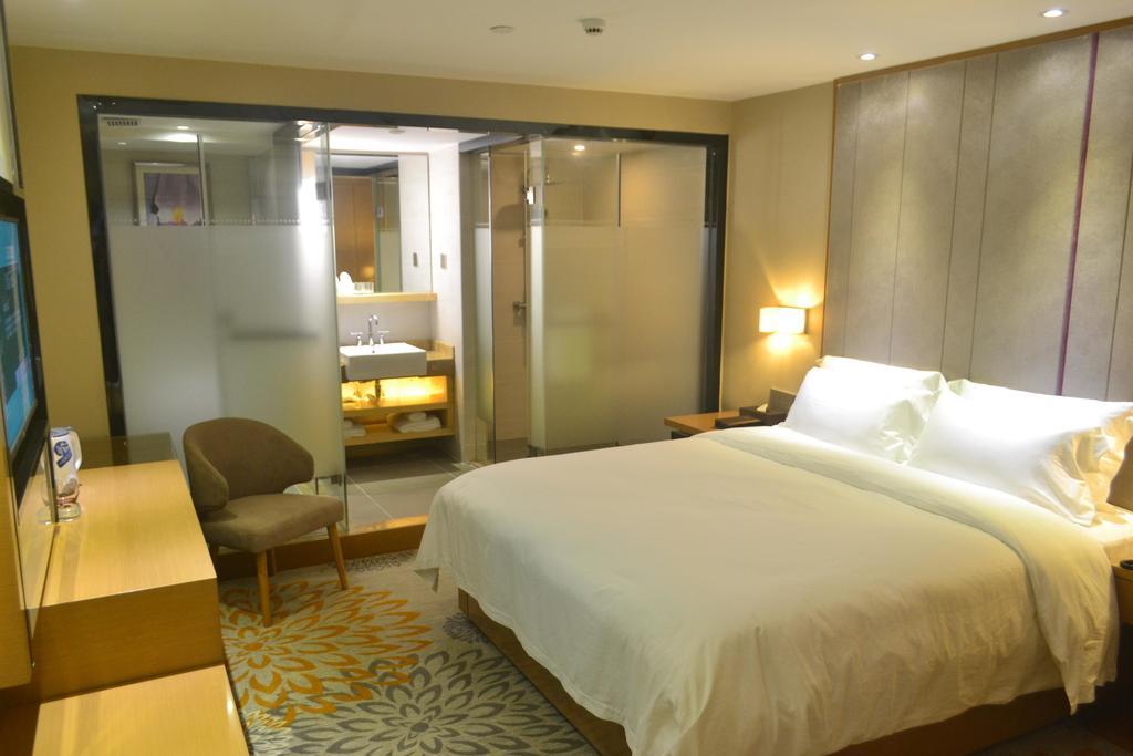 Lavande Hotel Zhuhai Gongbei Port Square Екстер'єр фото