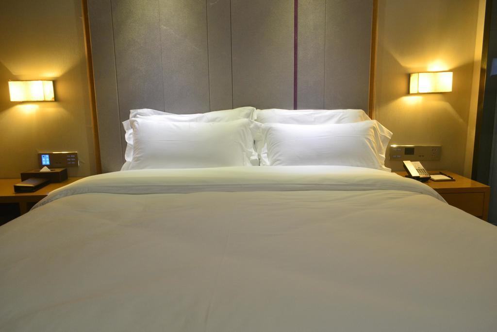 Lavande Hotel Zhuhai Gongbei Port Square Номер фото