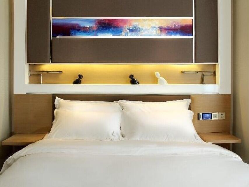 Lavande Hotel Zhuhai Gongbei Port Square Екстер'єр фото