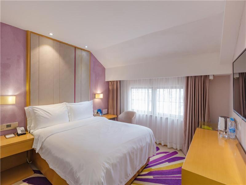 Lavande Hotel Zhuhai Gongbei Port Square Екстер'єр фото
